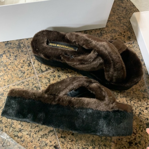 🩷AVEC MODERATION💘 St Moritz Platform cris cross Fur. - Picture 1 of 7